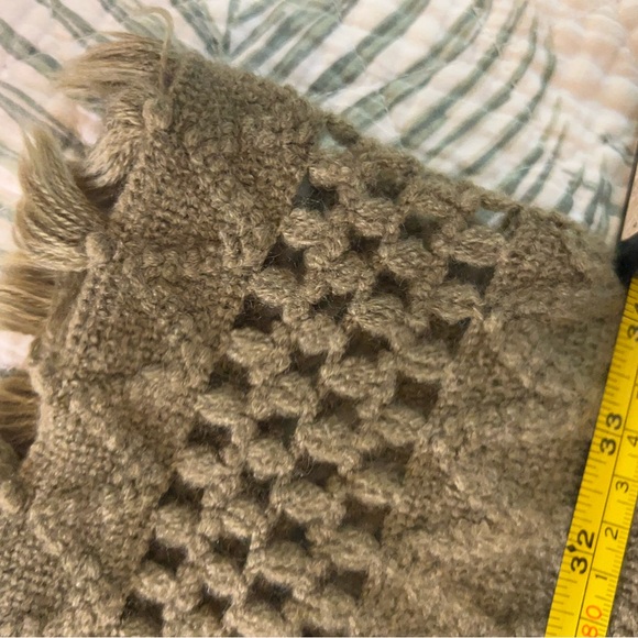 Olive green Infinity Scarf with fringe edging - Picture 6 of 8